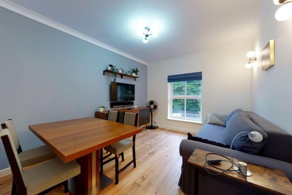Lovely 2-Bedroom Flat Near Highgate Londres Exterior foto
